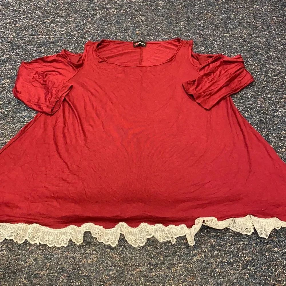 Poof old shoulder top sz. 1X